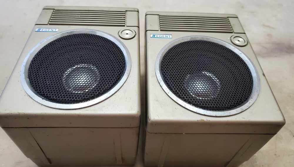 Regent Micro 2 Way Speaker System with Amplifier Model No. 5200