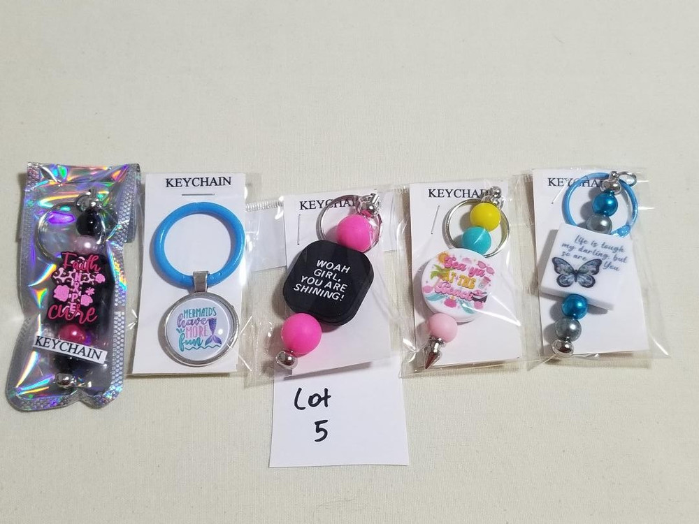 bulk beaded keychains, wholesale keychains, keychains, multiple keychains, (w05)