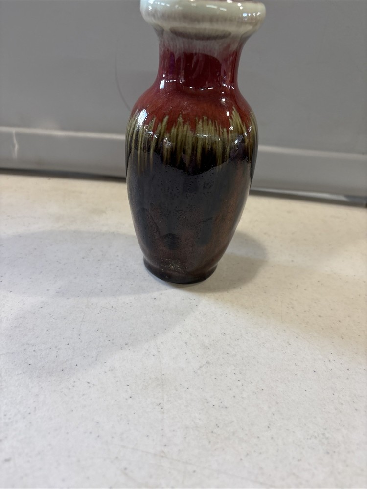 Pottery vase made by Holsey Pottery