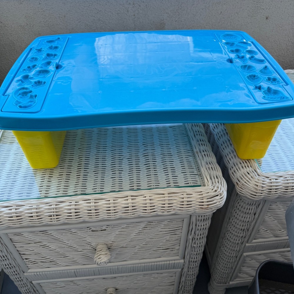 Play-Doh Play and Store Activity Table w/ Accessories