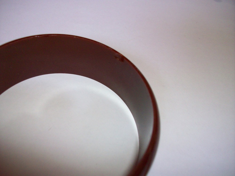 VINTAGE CARVED BAKELITE BANGLE, BRACELET SIMICHROME TESTED