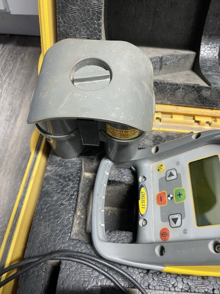 Trimble Spectra DG511 Pipe Laser Complete Setup, RC501, Extra Battery, Charger