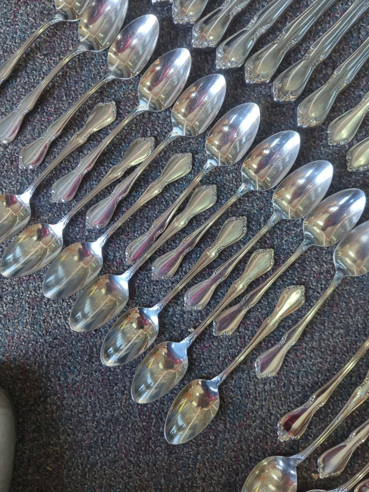 72 Pc Oneida Craft Chateau Stainless Steel Flatware Set