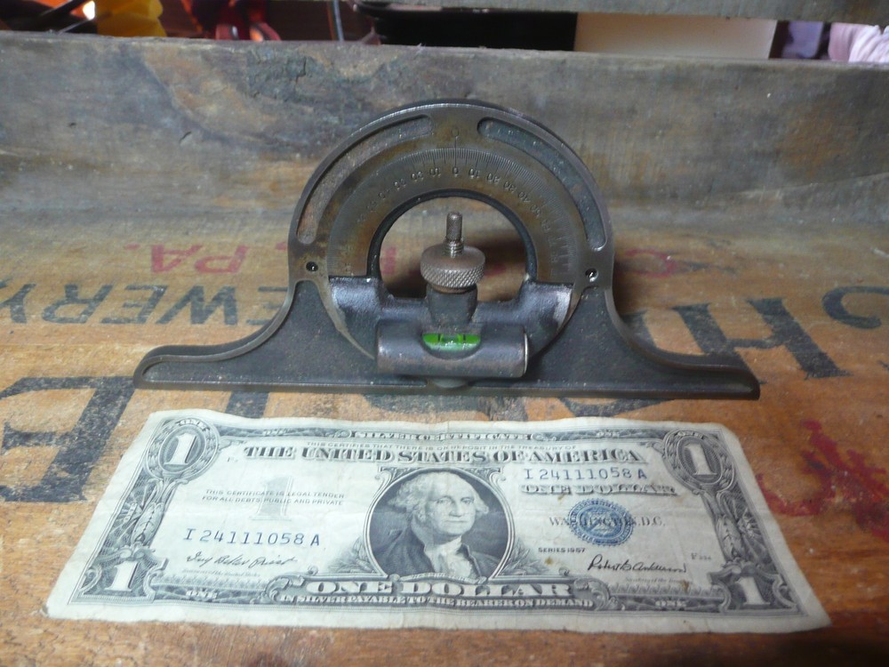 Vintage BROWN & SHARPE Protrator Head.