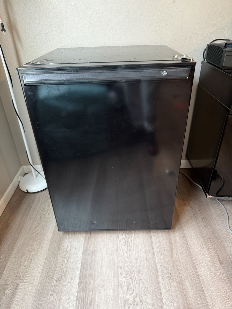 Black Single Door Compact Freestanding Mini Fridge Table Top Refrigerator