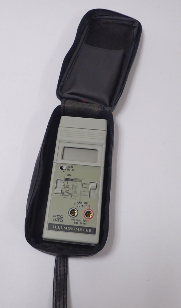 RCC ELECTRONICS 340 ILLUMINOMETER LIGHT METER  W/ CASE + CERTIFICATES