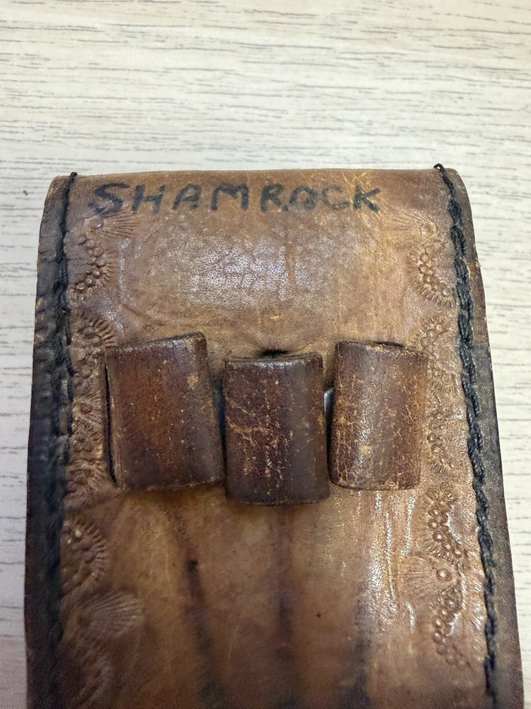 Vintage 3 Dart Leather Holder