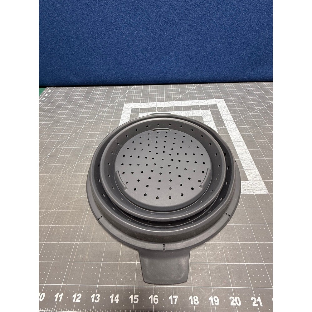 Pampered Chef Collapsible Silicone Colander Strainer Steamer Insert #2742