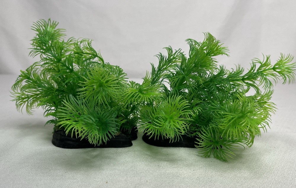 2PC Xunyee Plastic Aquarium Plants