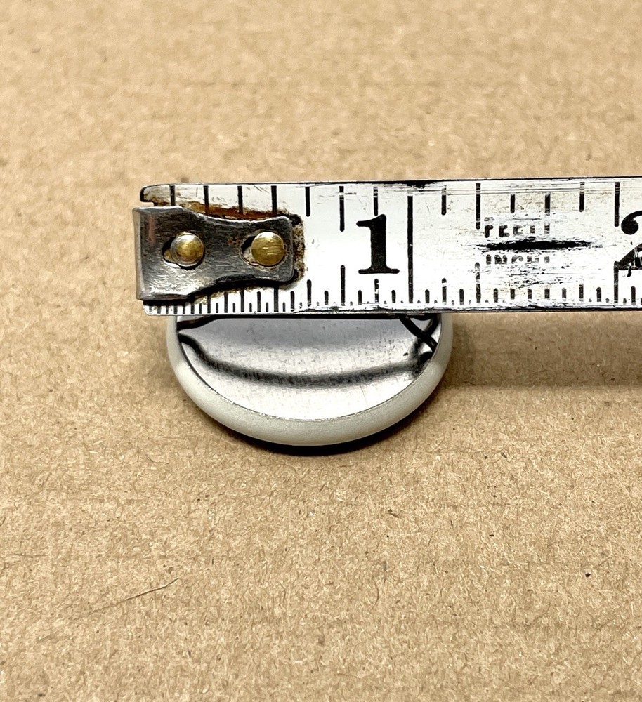 VH1 Logo Pin - Video Hits One Cable TV Pinvack Button