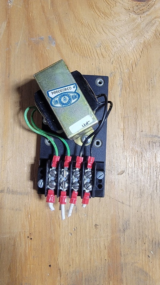Union Transformer 1500 V RMS 12 V 2 A