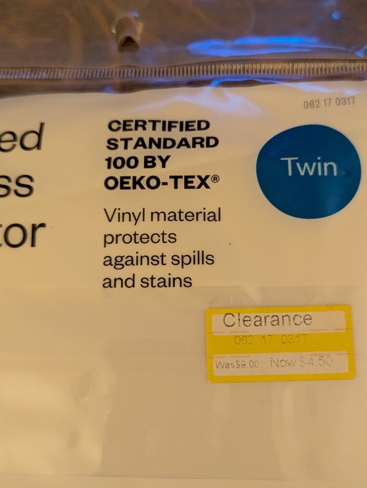 Zippered Waterproof Twin Mattrss Protector Room Essentials New