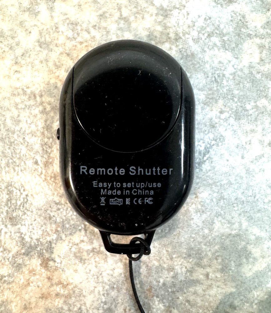 Bluetooth Remote Shutter CAMERA 360 iOS | Android with Scandisk Lanyard