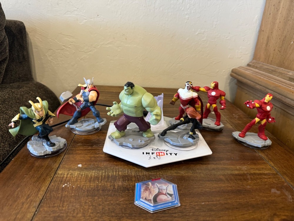 Marvel Disney Infinity 2.0 8figures 2 story modes and game