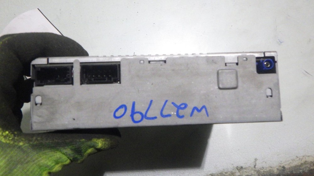 05 MERCEDES E55 Info Screen 2208206085