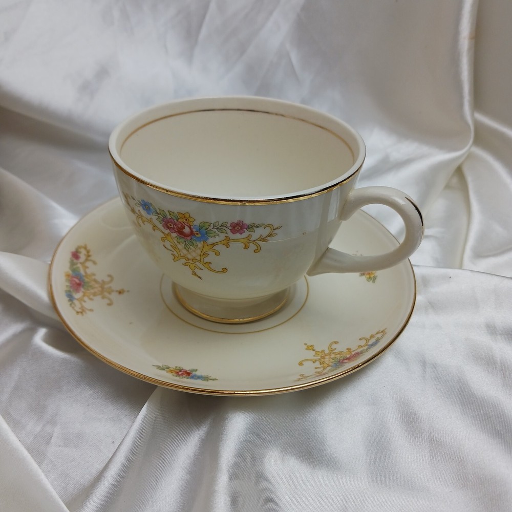 HOMER LAUGHLIN EGGSHELL NAUTILUS ROCHELLE DINNER SET 4 PLACE SETTINGS-28 PIECES