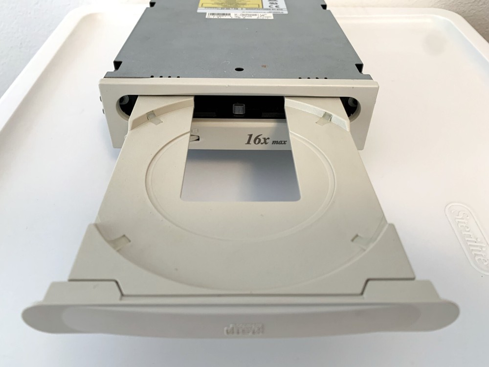 BTC BCD CD ROM Drive 16XA with installation disk