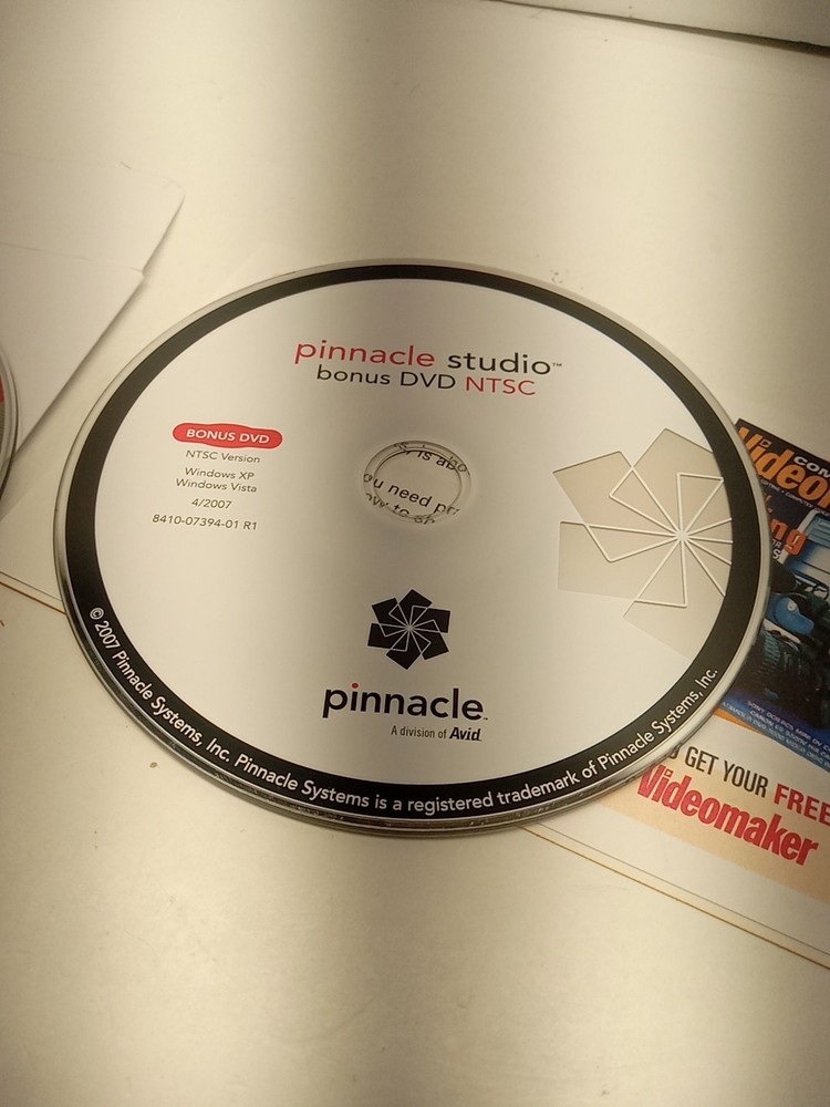 Pinnacle Studio Version 11 - Windows XP/Vista (DVD Rom, 3 Disc, 2007)