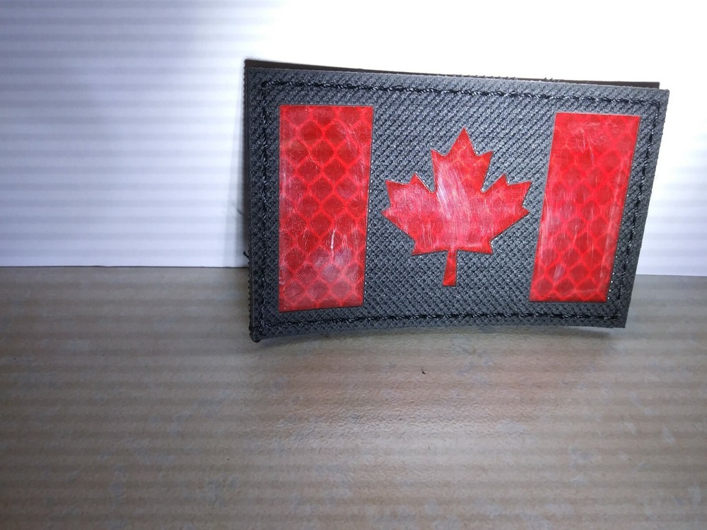 1 pc REFLECTIVE CANADA FLAG Emb patch 3-1/8x2" HOOK back