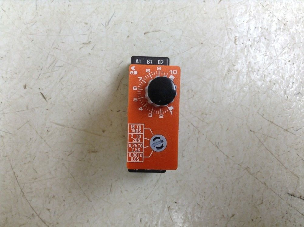 Syrelec BLS B MAC 10-260 VAC Solid State Digital Timer BLSBMAC New