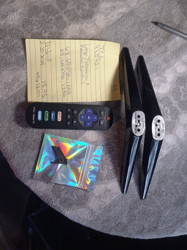 TCL Legs W Screws and Remote Control