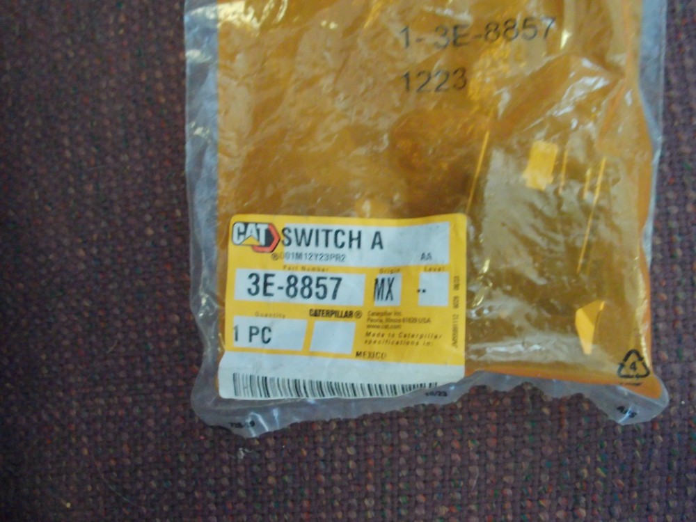CAT -   SWITCH, 24V 6 TERMINAL BLADE - 3E-8857 -      CATBX14