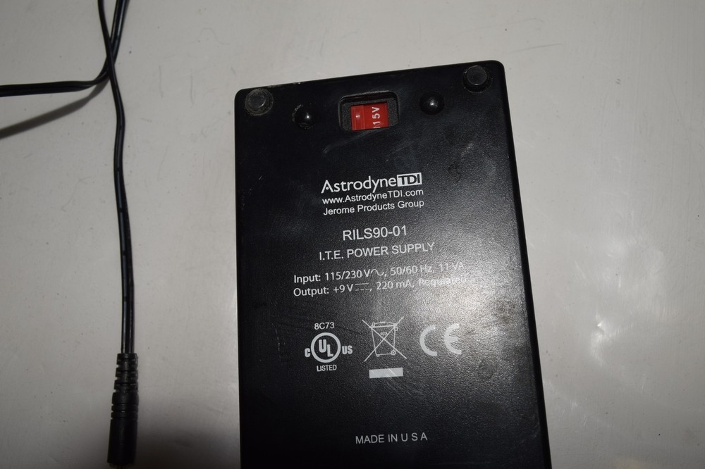 ^^ THORLABS ITEM# LDS9 POWER SUPPLY (DEC46)