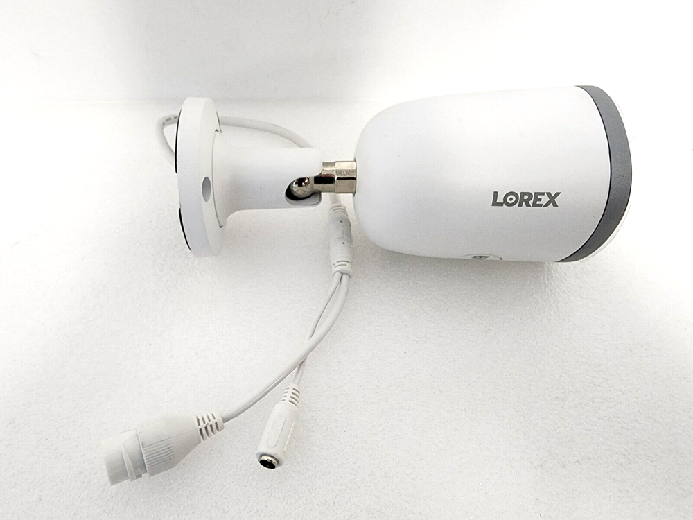 Lorex 4K Ultra HD Smart Deterrence IP Camera w/Smart Security Lighting E895AB