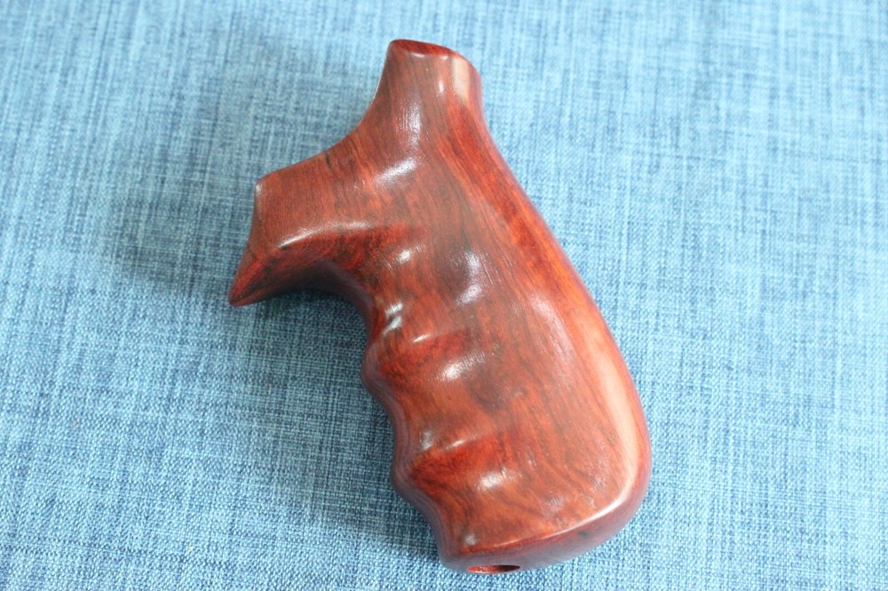 NICE GRIPS FOR TAURUS JUDGE PUBLIC DEFENDER POLY ( FOR POLYMER FRAME ONLY ) #13