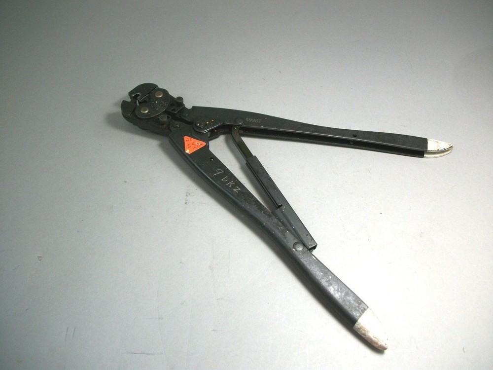 AMP 69257 Crimp Tool