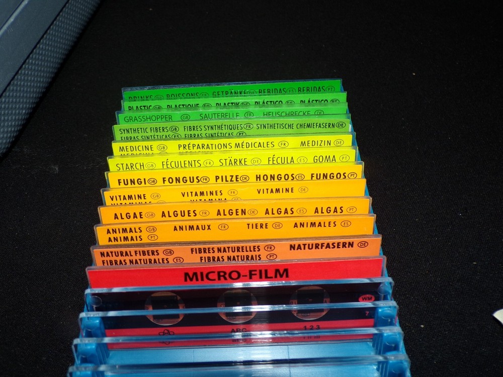 IQCrew 52-Piece Microscope Set in case wt slides