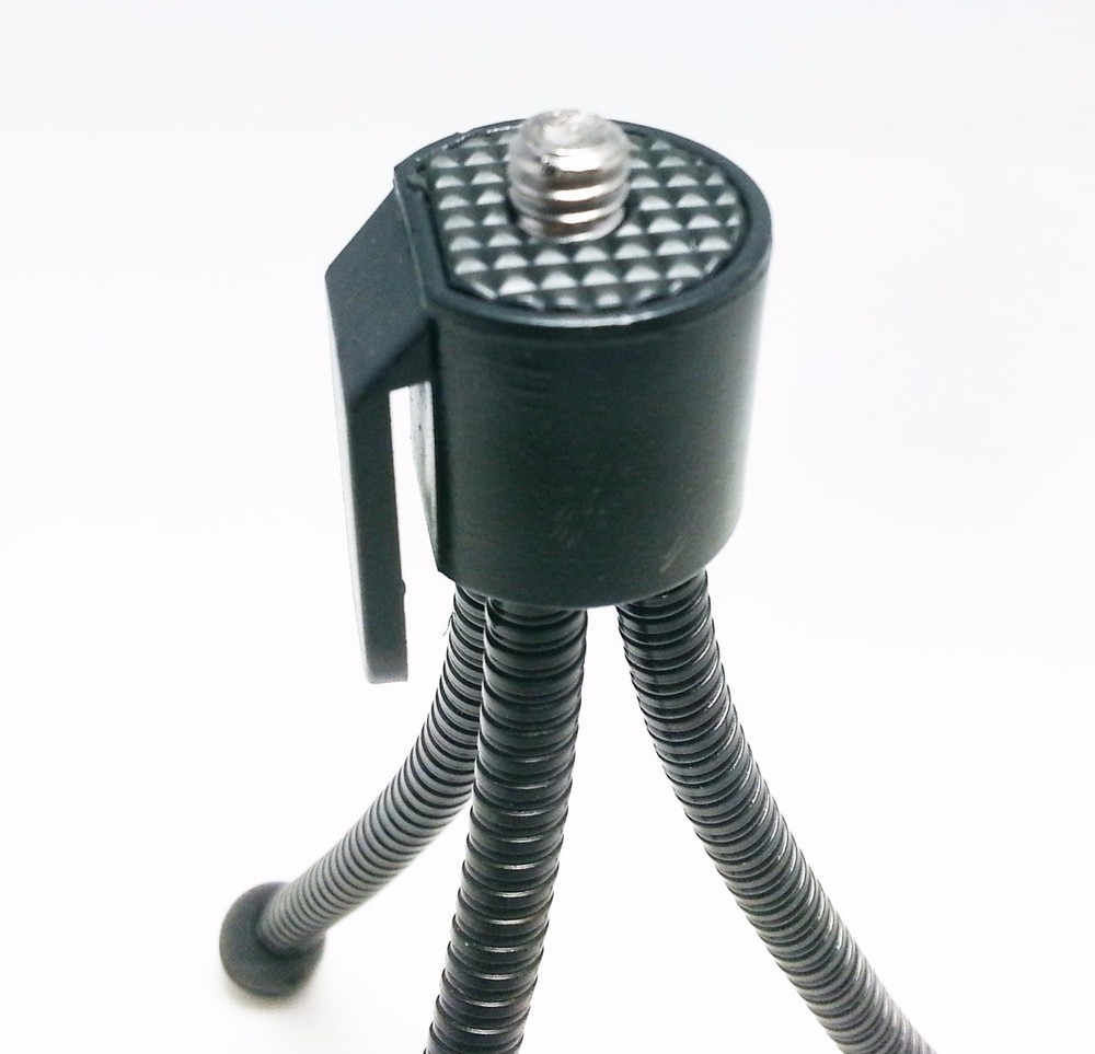 UNIVERSAL COMPATIBLE MINI FLEXIBLE METAL TRIPOD MOUNT WITH ACCESSORIES