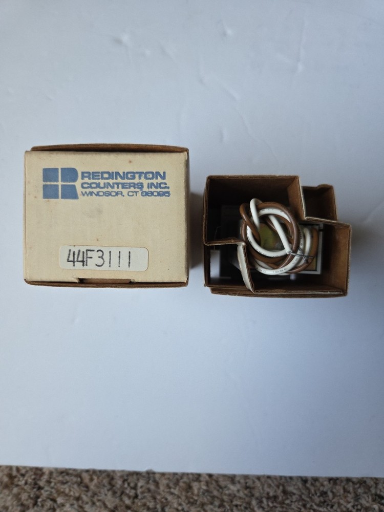 REDINGTON COUNTERS P8-4904 4-DIGIT 24VDC NOS