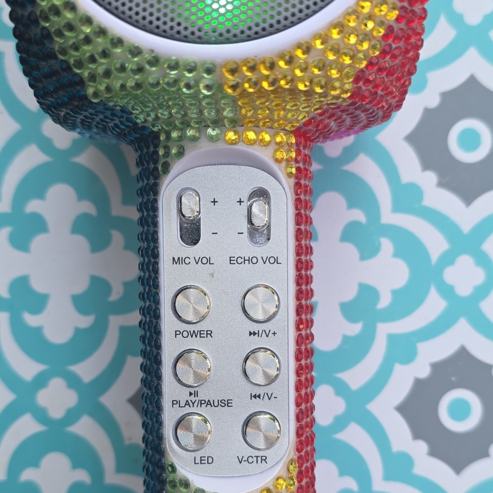 Sing-along Wireless Karaoke Microphone Handheld Multicolor LED Echo USB 3.5mm