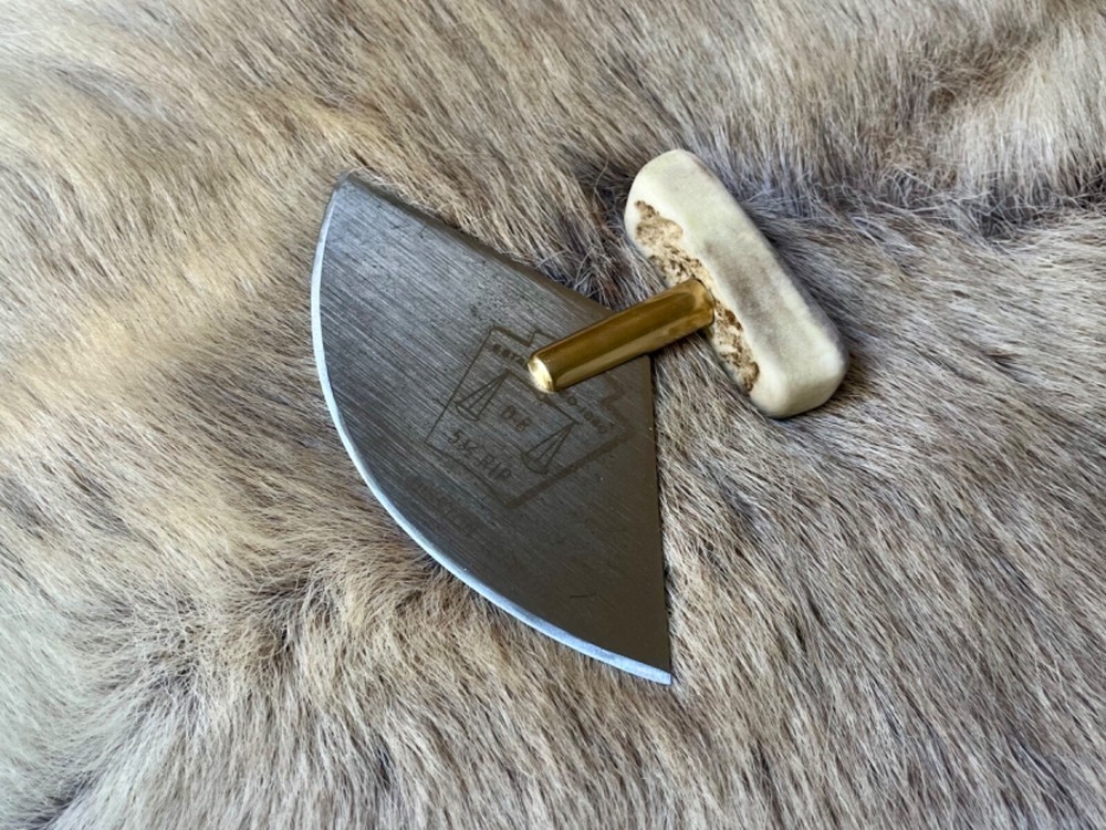 Handmade traditional Ulu