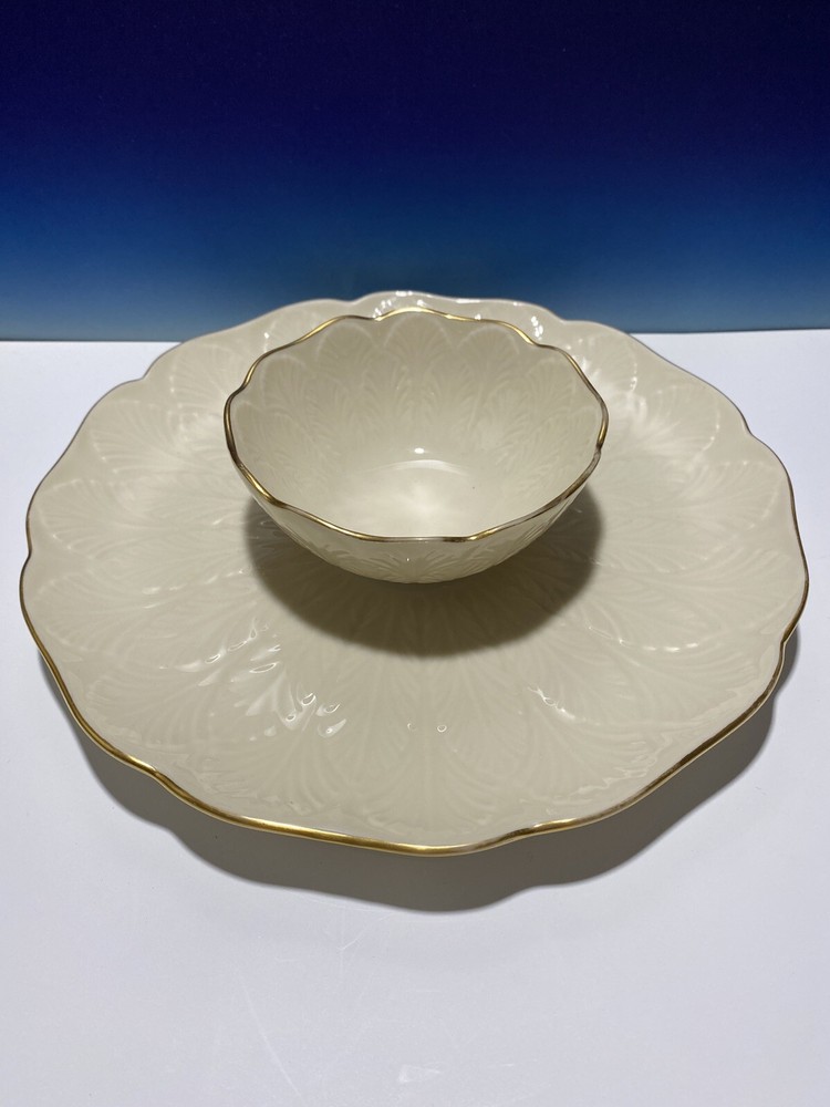 Lenox Deep Dish! Large 10”in wide