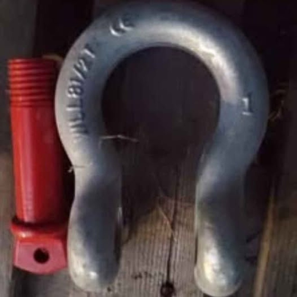 1" (8_1/2T-WLL) Galvanized Lifting Shackles