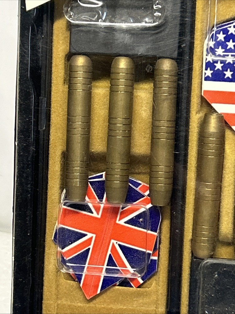 Players Edge Deluxe Dart Set