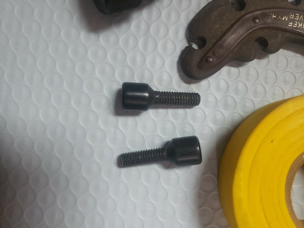 MISC ARCHERY BOW & ARROW TAPE KWIVER STABILIZER STUDS