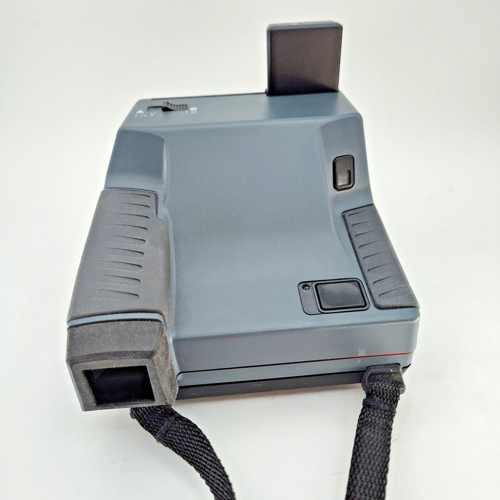 Vintage Polaroid 600 Impulse Instant Camera With Strap UNTESTED