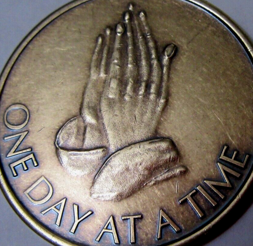 One Day At A Time Praying Hands Bronze Medallion Chip Alcoholics Anonymous AA NA