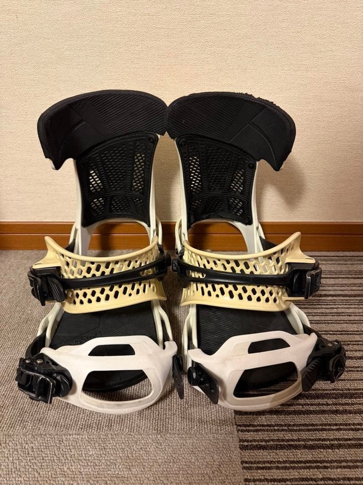 2019 BURTON MALAVITA Re:Flex Binding