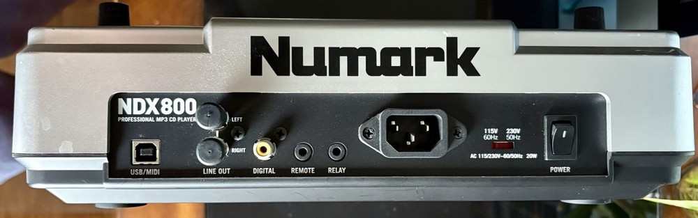 Numark NDX 800 Professional Midi/MP3/CD Player