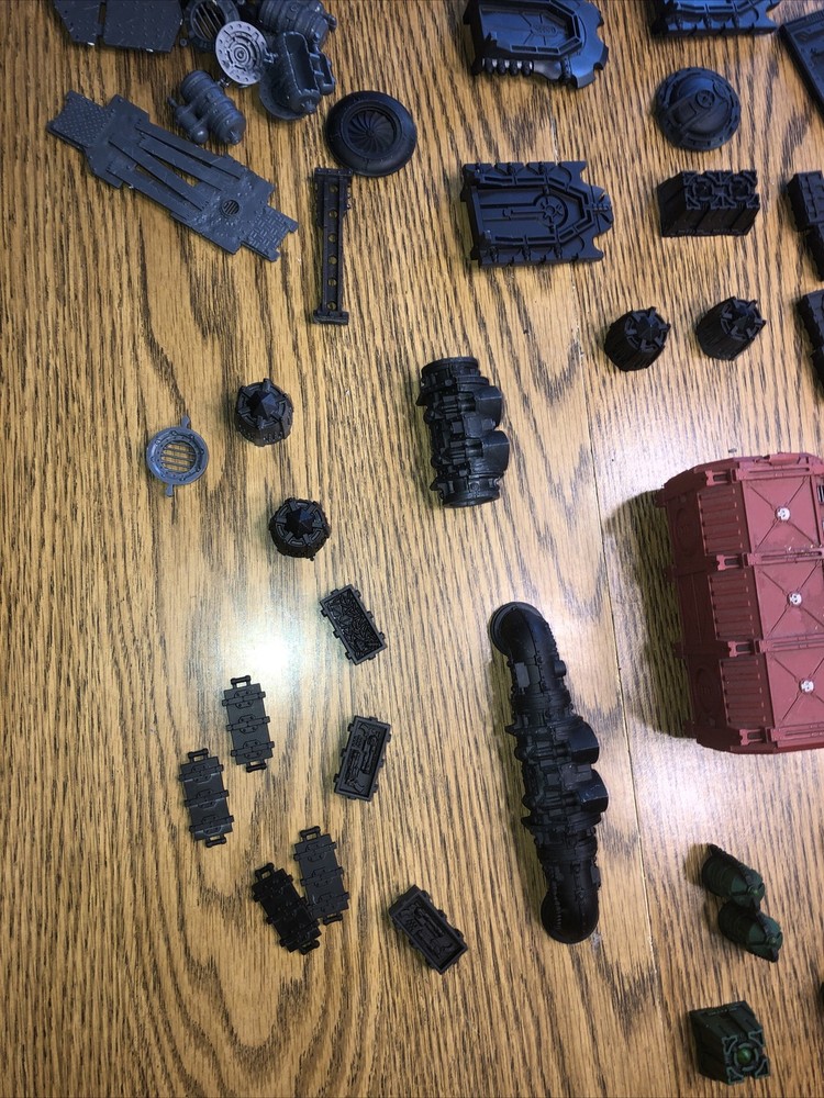 Warhammer 40k Terrain And Bits Lot