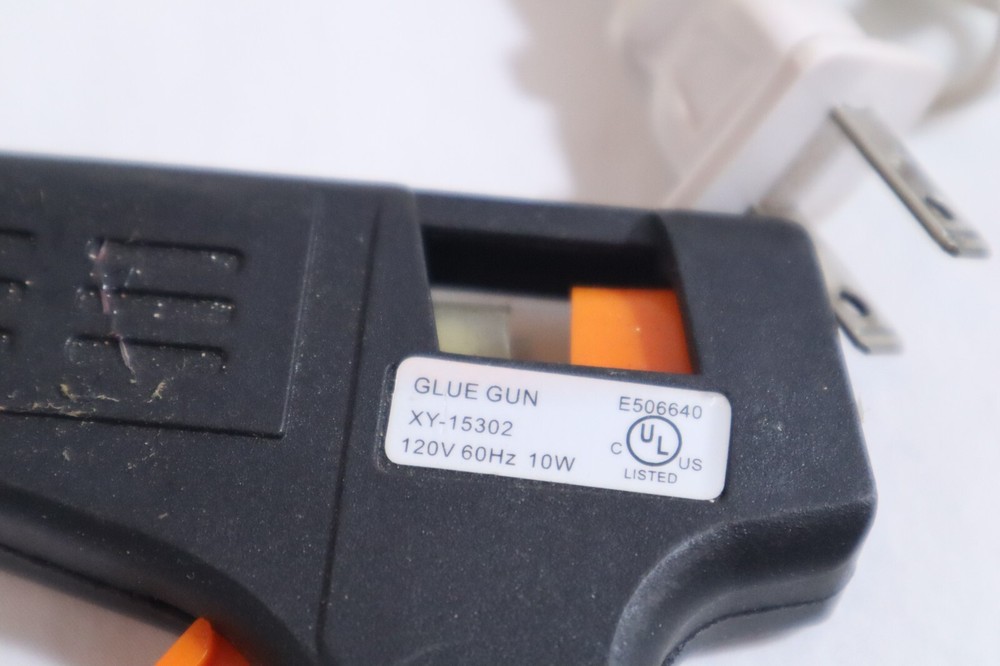 (5) GLUE GUN W/GLUE ~