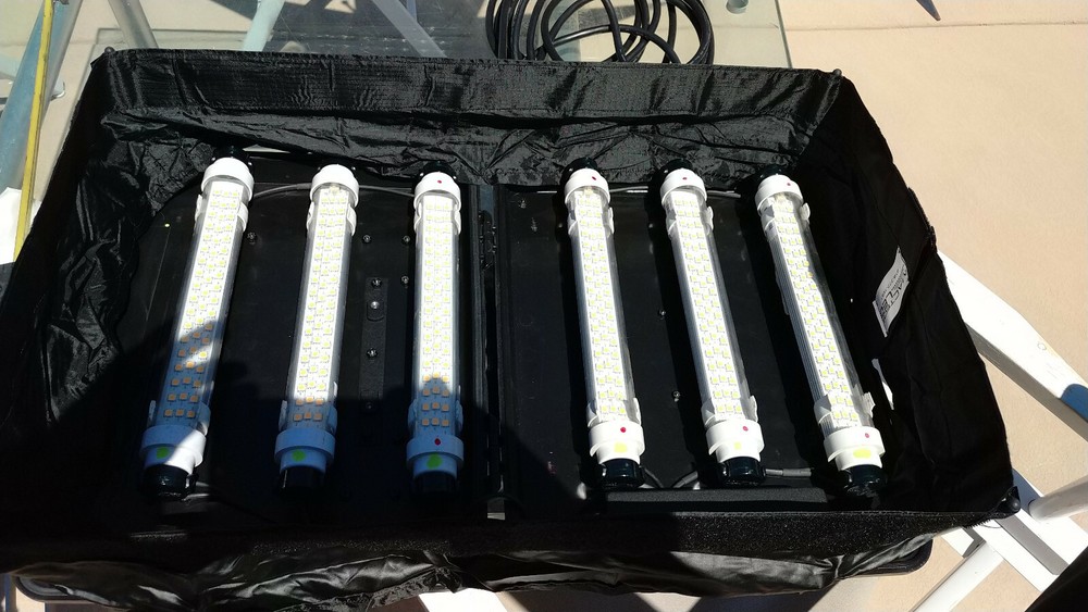 MACTECH LED NOTEBOOK Compact 8x Bulb Light w/Diffusion / Pelican Box