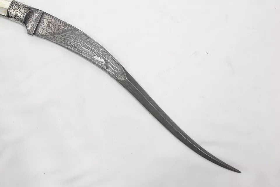 Dagger Knife Armor Cracker Damascus Steel Blade Silver Work MOP Chip Handle W470