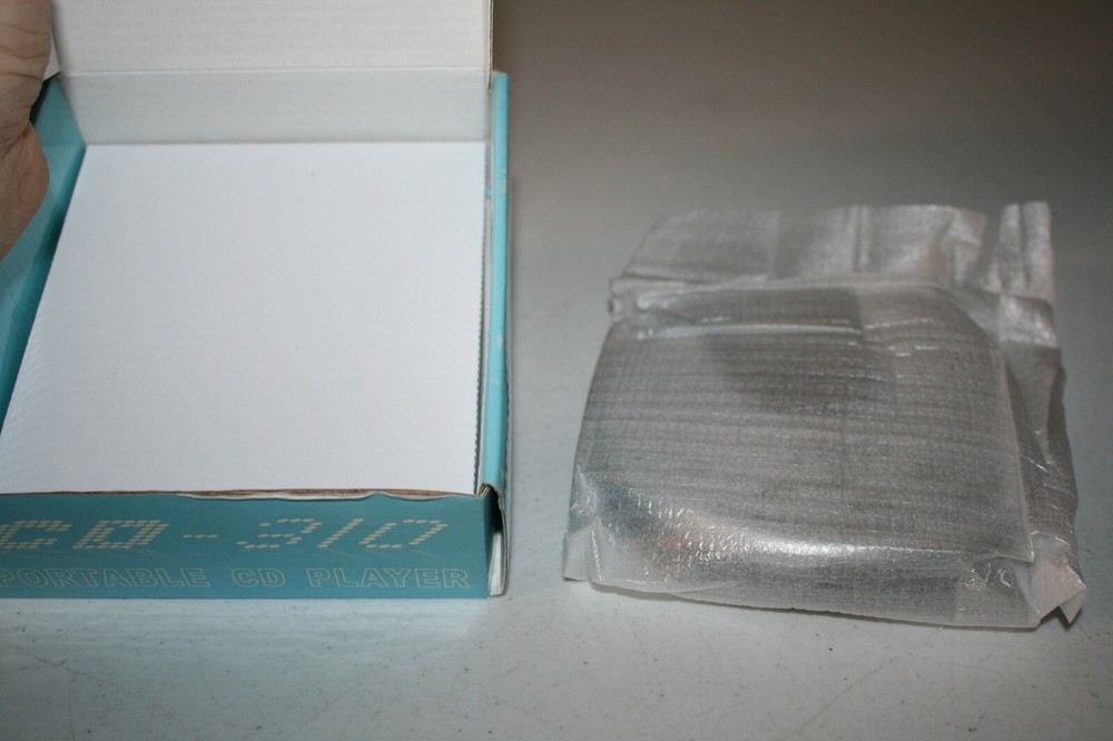 New Five Star CD-310 Portable CD Player w/ ear buds Compact Disc