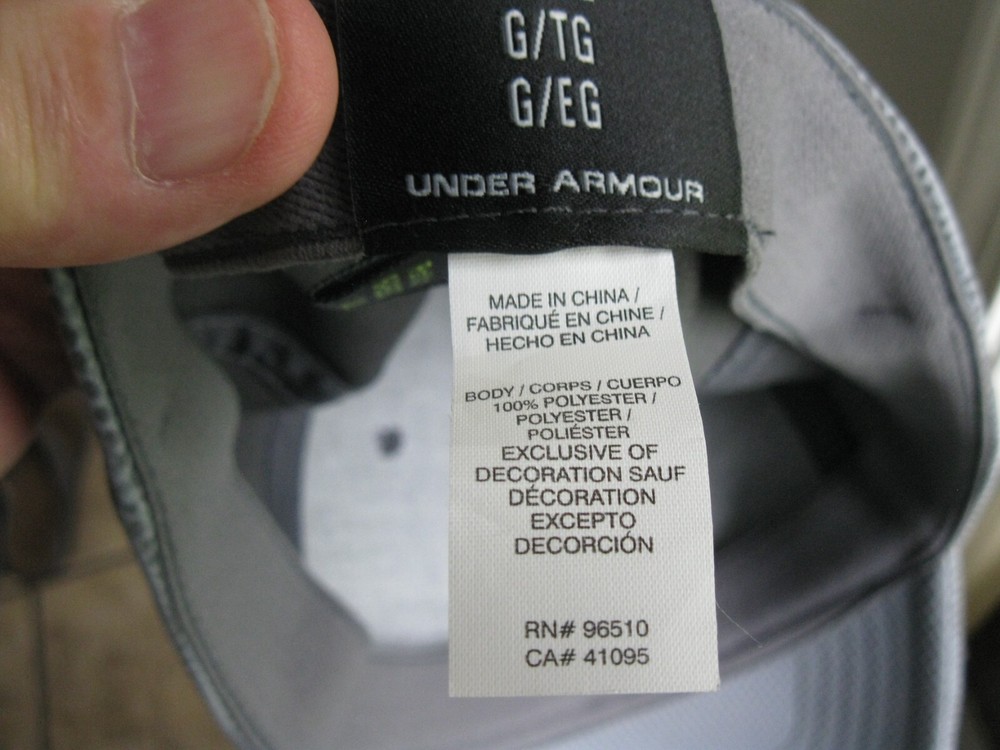 Under Armour Hat cap fitted lrg-xlrg preowned