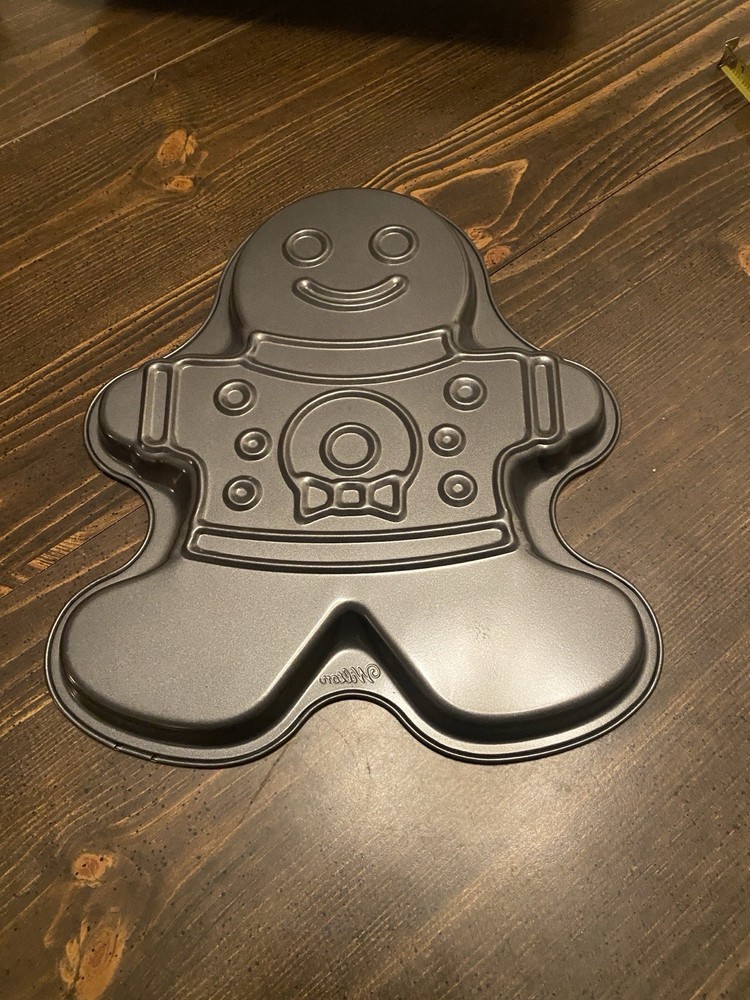 Wilton Giant Cookie Pan Gingerbread Man